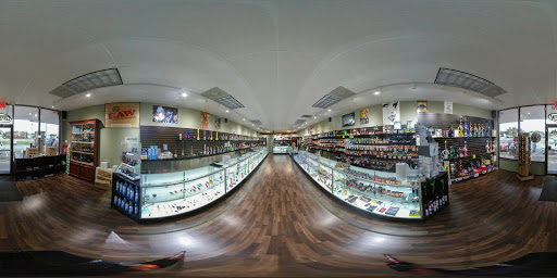 Tobacco Shop «Green Leaf Smoke Shop», reviews and photos, 740 W Brandon Blvd, Brandon, FL 33511, USA