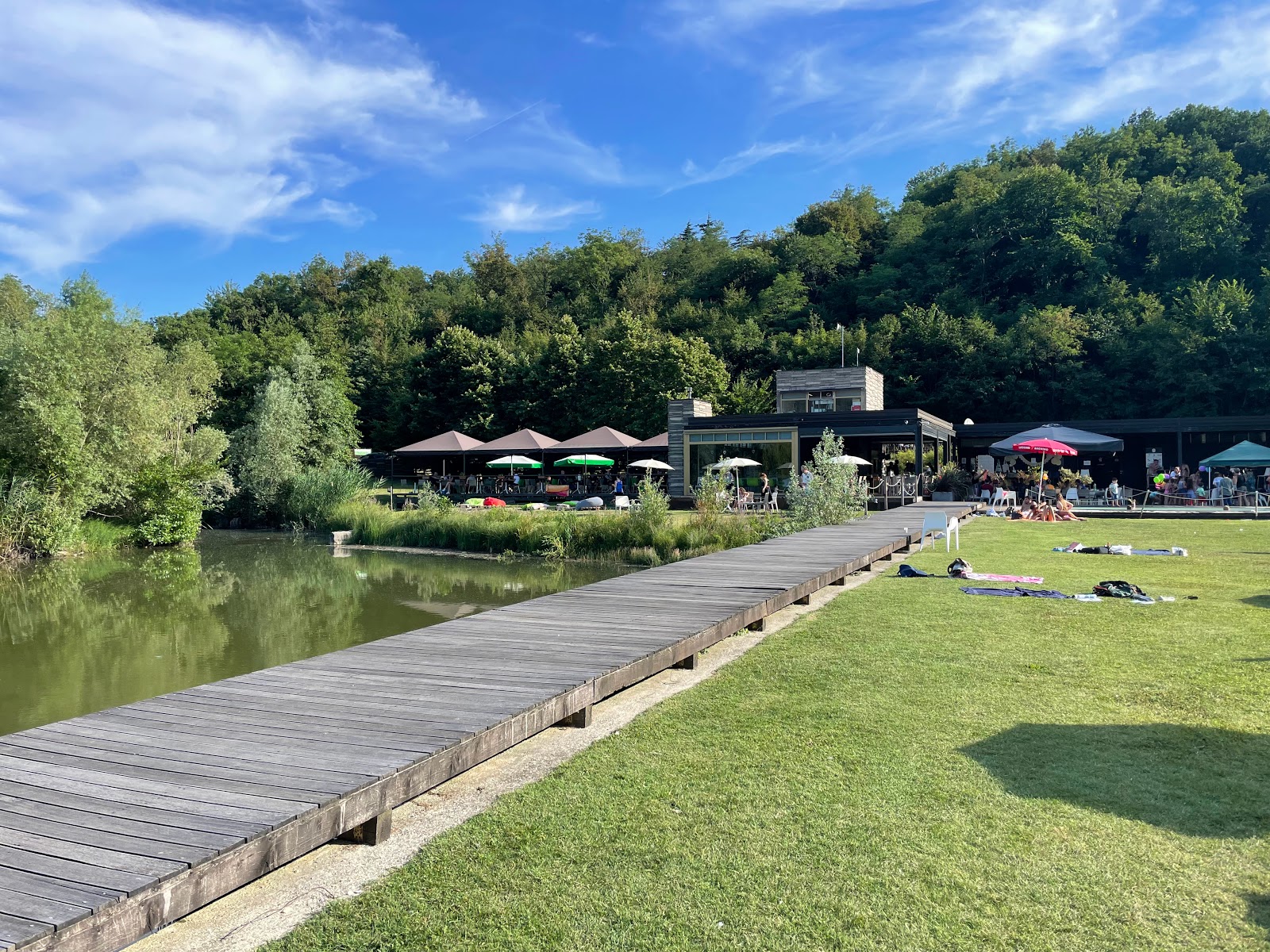 Lido del Segrino'in fotoğrafı plaj tatil beldesi alanı