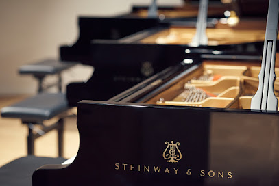 Steinway & Sons Paris