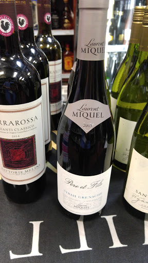 Wine Store «Absolute Wine & Spirits Corporation», reviews and photos, 3413 30th Ave, Astoria, NY 11103, USA