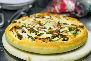 RH pizza Nazimabad Branch image