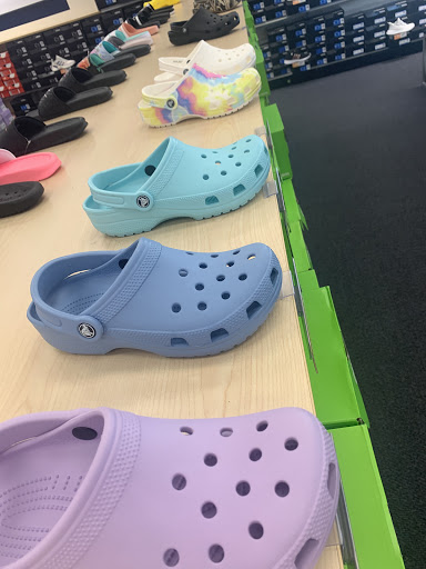 Shoe Store «Rack Room Shoes», reviews and photos, 1985 E Main St #1, Spartanburg, SC 29307, USA