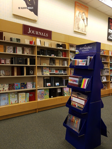 Book Store «Barnes & Noble Booksellers Hillside Village», reviews and photos, 305 Farm to Market Road 1382 #520, Cedar Hill, TX 75104, USA