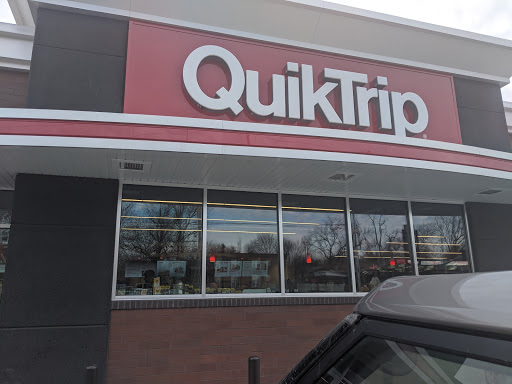 Gas Station «QuikTrip», reviews and photos, 1301 Westport Rd, Kansas City, MO 64111, USA