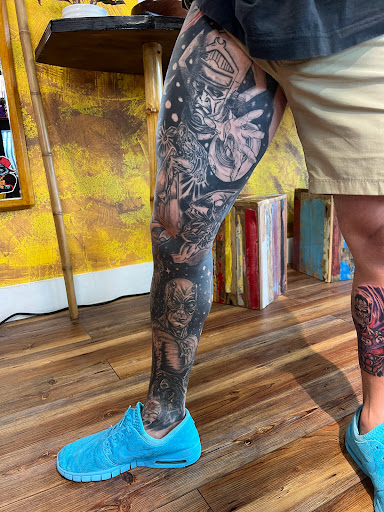 Tattoo Shop «Scratch The Surface Tattoo», reviews and photos, 6550 International Dr #111, Orlando, FL 32819, USA