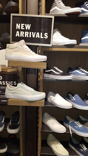 Shoe Store «Vans», reviews and photos, 1065 Brea Mall, Brea, CA 92821, USA
