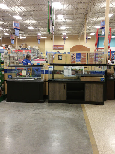 Pet Supply Store «PetSmart», reviews and photos, 2061 Skibo Rd, Fayetteville, NC 28314, USA