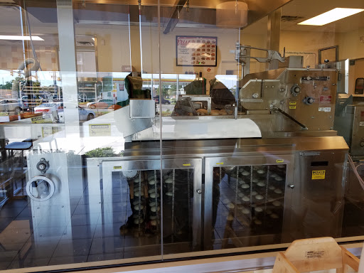 Donut Shop «Krispy Kreme Doughnuts», reviews and photos, 1444 N Battlefield Blvd, Chesapeake, VA 23320, USA