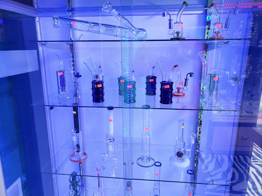 Tobacco Shop «Happy Daze Smoke Shop», reviews and photos, 6450 W 10th St STE 2, Indianapolis, IN 46214, USA