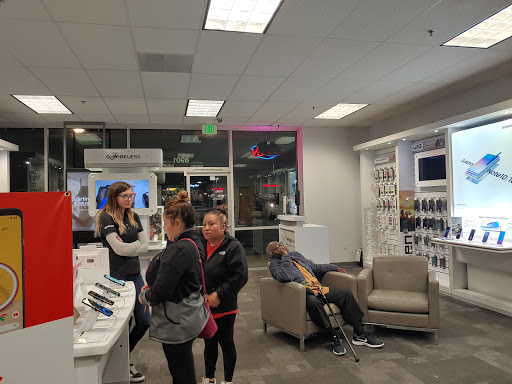 Cell Phone Store «GoWireless Verizon Authorized Retailer», reviews and photos, 8901 NE Hazel Dell Ave #109, Vancouver, WA 98665, USA
