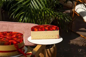 Dim Bakery (Дім Бейкері) - пекарня-кондитерська у Тернополі, серце Сім'ї ресторанів Файного міста image