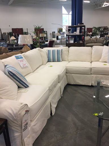 Outlet Store «Rooms To Go Outlet Furniture Store - Pearl River», reviews and photos, 63295 Old Military Rd, Pearl River, LA 70452, USA