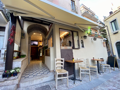 Taverna Don Nino Via Bagnoli Croci, 19, 98039 Taormina ME, Italia