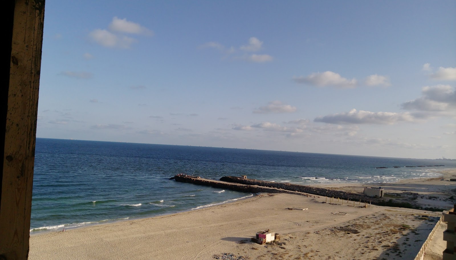 Safa Beach'in fotoğrafı turkuaz saf su yüzey ile