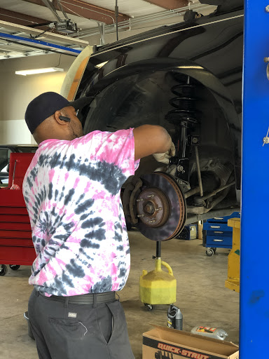 Auto Repair Shop «PDQ Fast Lube & Auto Repair», reviews and photos, 1012 Premiere Way, McDonough, GA 30252, USA