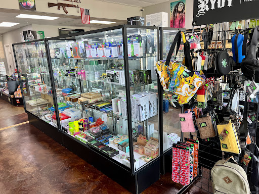 Tobacco Shop «Green Light Smoke Shop», reviews and photos, 466 Rayford Rd #104, Spring, TX 77386, USA