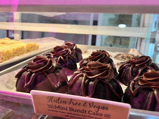 Dessert Restaurant «Shyndigz», reviews and photos, 1903 W Cary St, Richmond, VA 23220, USA