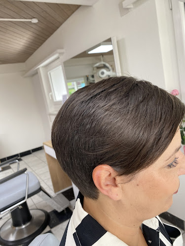 Salon Haarmony dein Coiffeur für Damen, Herren und Kinder in der Region Rapperswil - Friseursalon