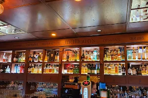 MULLIGAN'S - Irish Pub, Bar und Grill image