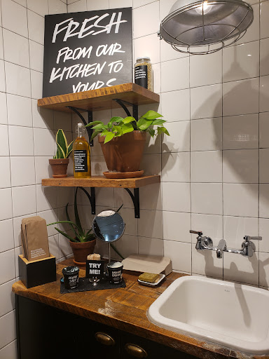 Cosmetics Store «Lush Cosmetics», reviews and photos, 104 Walden Galleria, Buffalo, NY 14225, USA