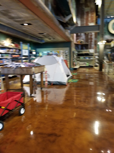 Sporting Goods Store «Bass Pro Shops», reviews and photos, 951 E Lewis and Clark Pkwy, Clarksville, IN 47129, USA