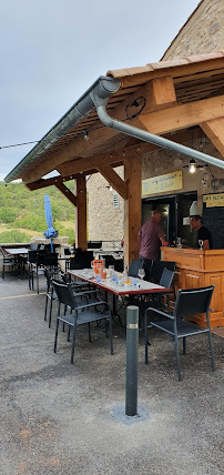Atmosphère du Café restaurant des Tilleuls à Villemus - n°4