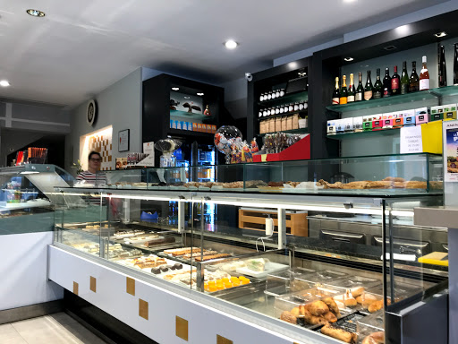 Pastelería Cafeteria Font en La Bisbal d'Empordà, Girona