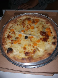 Plats et boissons du Pizzeria Pizzas à emporter - Distributeur à Saint-Priest-Taurion - n°2