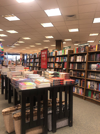 Book Store «Barnes & Noble», reviews and photos, 3216 W Lake St, Minneapolis, MN 55416, USA