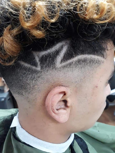 Peluquería Yassin en Miraflores de La Sierra, Madrid