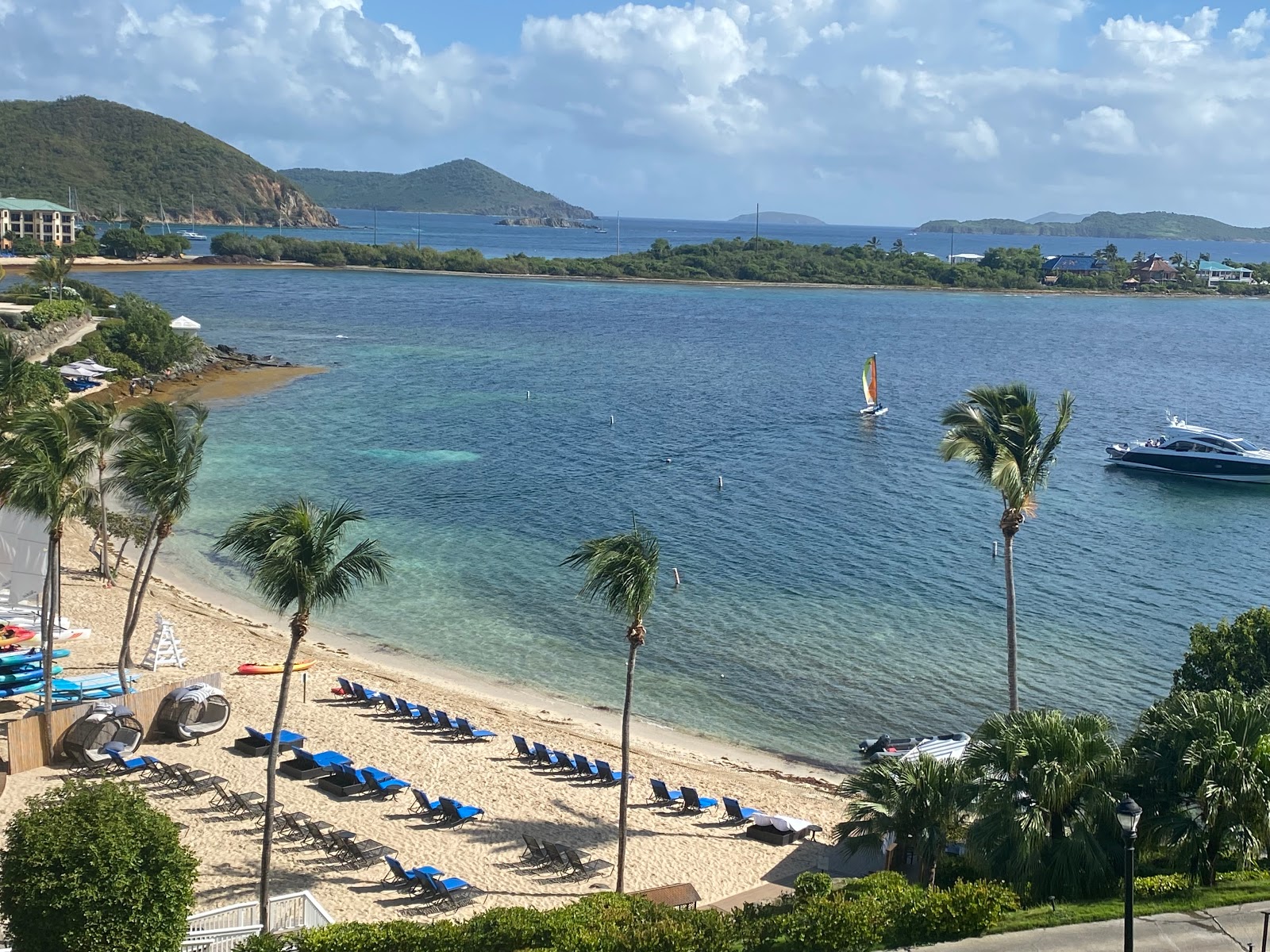 Vessup beach II'in fotoğrafı parlak kum yüzey ile