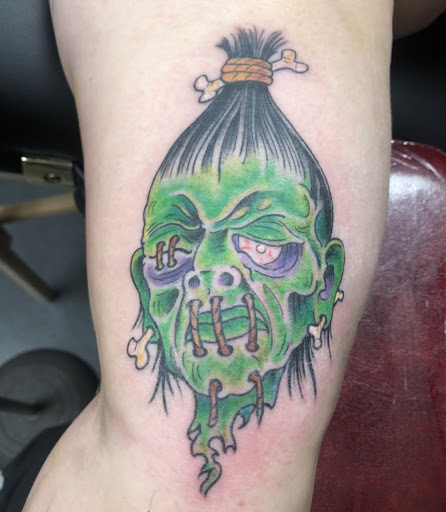 Tattoo Shop «Nine Lives Tattoo», reviews and photos, 61 N Holladay Dr, Seaside, OR 97138, USA