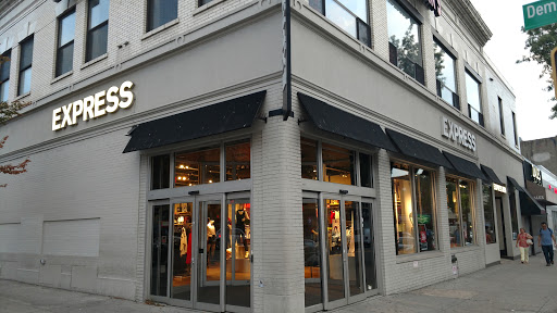 Clothing Store «Express», reviews and photos, 3101 Steinway St, Astoria, NY 11103, USA