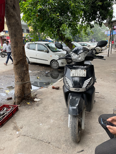 MAHINDRA TWO WHEELER SERVICE CENTER