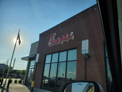 Shopping Mall «Shops at CenterPoint», reviews and photos, 3665 28th St SE, Grand Rapids, MI 49512, USA