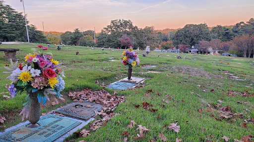 Cemetery «Crest Lawn Memorial Park», reviews and photos, 2000 Marietta Blvd NW, Atlanta, GA 30318, USA