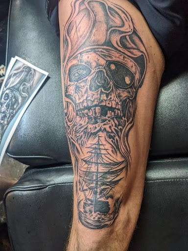 Tattoo Shop «Old Crow Tattoo», reviews and photos, 2625 N Main St #201, Crossville, TN 38555, USA