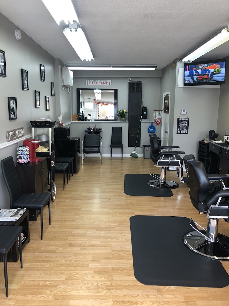 Sonny’s Barber Shop 03104