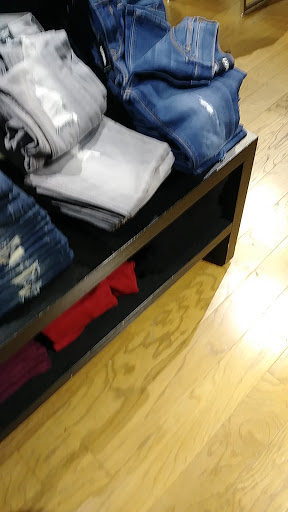 Outlet Store «Express Factory Outlet», reviews and photos, 490 Fulton St, Brooklyn, NY 11201, USA