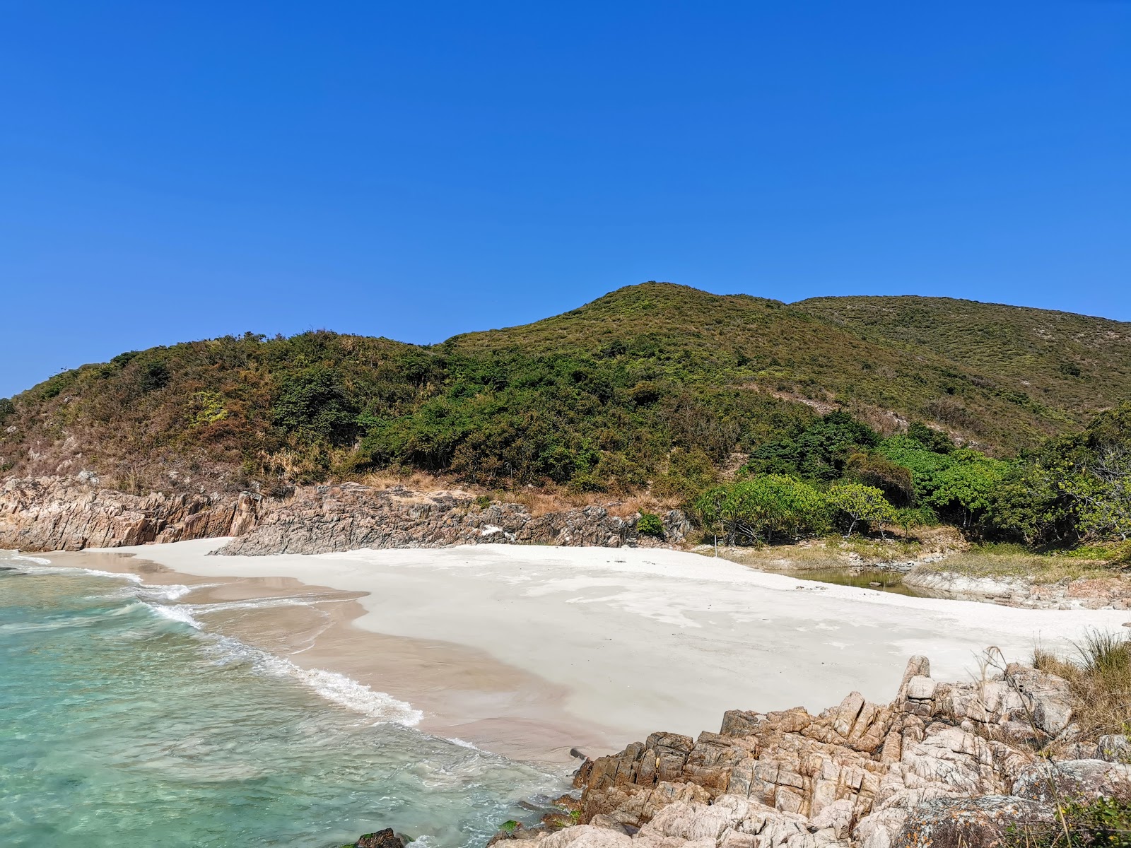 Foto van Bailawan Beach met ruime baai