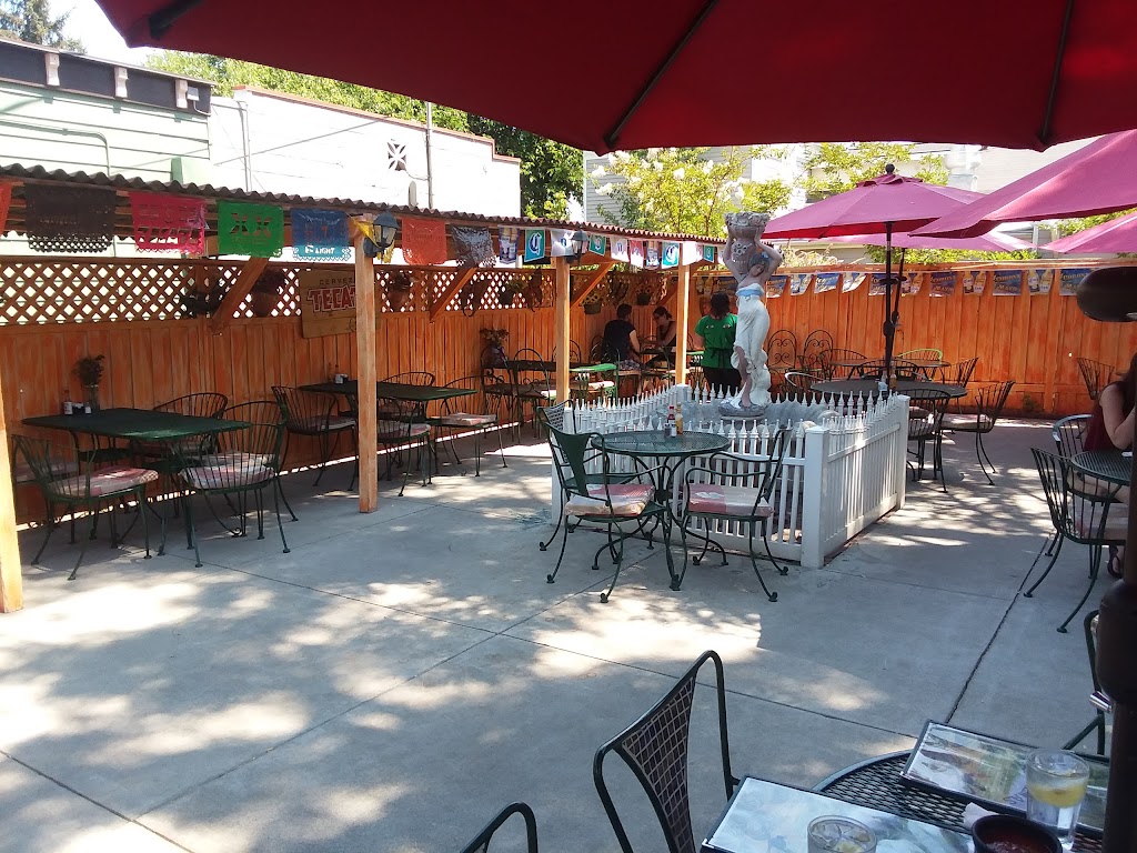 Las Palmas Mexican Restaurant 97530