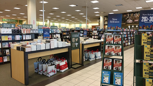 Book Store «Barnes & Noble», reviews and photos, 1738 Hill Rd N, Pickerington, OH 43147, USA
