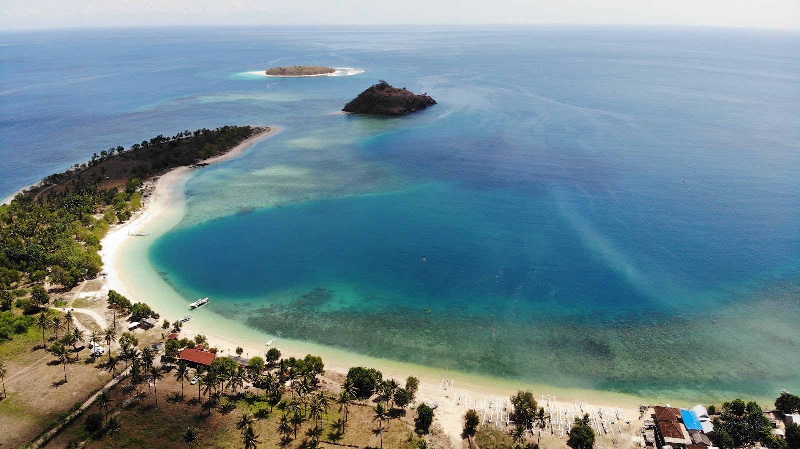 Ela Ela Beach'in fotoğrafı düz ve uzun ile birlikte