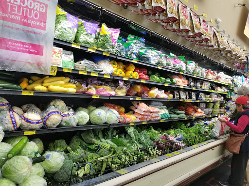 Grocery Store «Grocery Outlet Bargain Market», reviews and photos, 2079 23rd St, San Pablo, CA 94806, USA