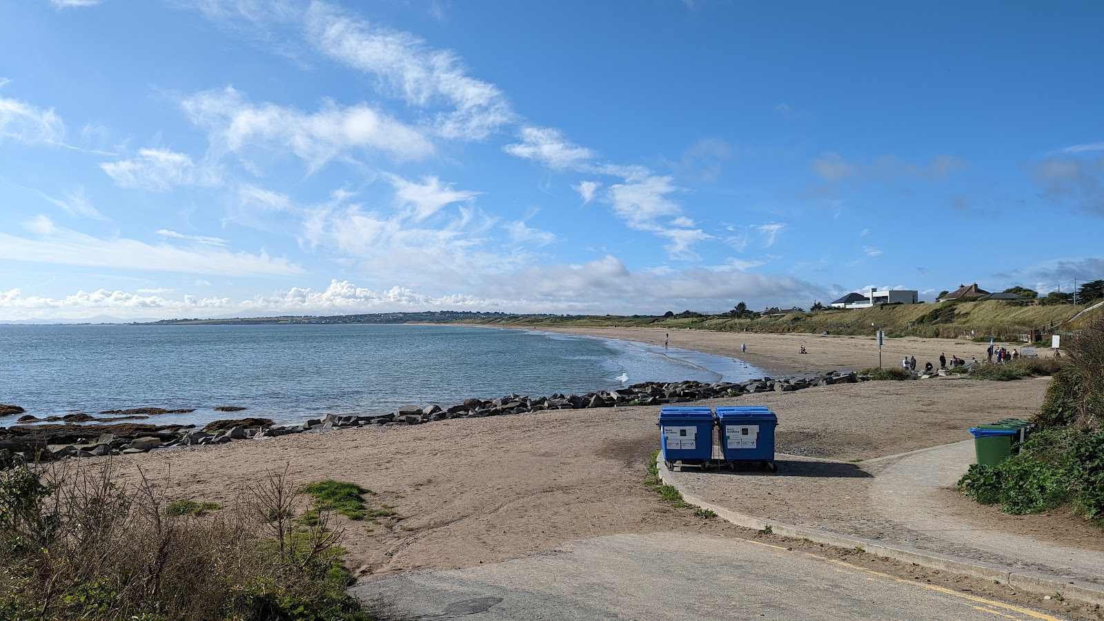 Fotografie cu Donabate Beach și așezarea