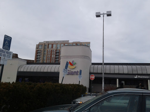 Grocery Store «Giant Food», reviews and photos, 3480 S Jefferson St, Falls Church, VA 22041, USA