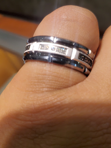 Jewelry Store «Zales - The Diamond Store», reviews and photos, 149 Woodbridge Center Dr #149, Woodbridge, NJ 07095, USA