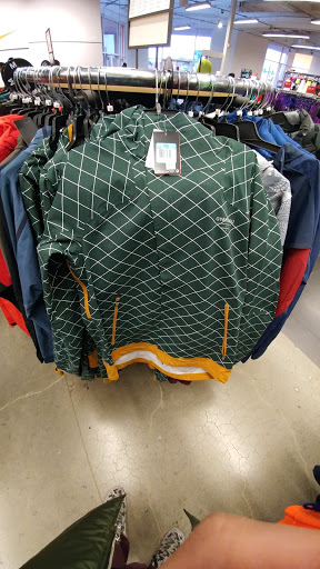 Sporting Goods Store «Nike Clearance Store», reviews and photos, 1275 Marina Blvd, San Leandro, CA 94577, USA