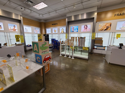 Department Store «Century 21 Department Store», reviews and photos, 61-35 Junction Blvd, Rego Park, NY 11374, USA