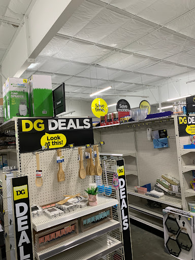 Home Goods Store «Dollar General», reviews and photos, 1009 Crossroads Plaza Dr, Moody, AL 35004, USA